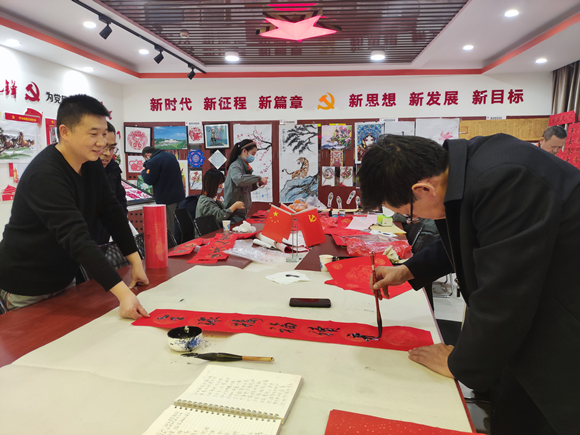 1--清水川能源公司组织开展“迎新春、写春联、送祝福”运动_副本.png