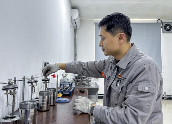 清水川能源公司扎实开展化学技术监管事情_副本.jpg